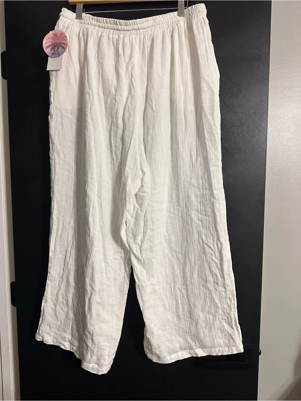 White 2 piece beach set with wide-leg pants and strapless top - Picture 2 of 5